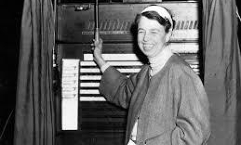 1923: 교육 및 정책