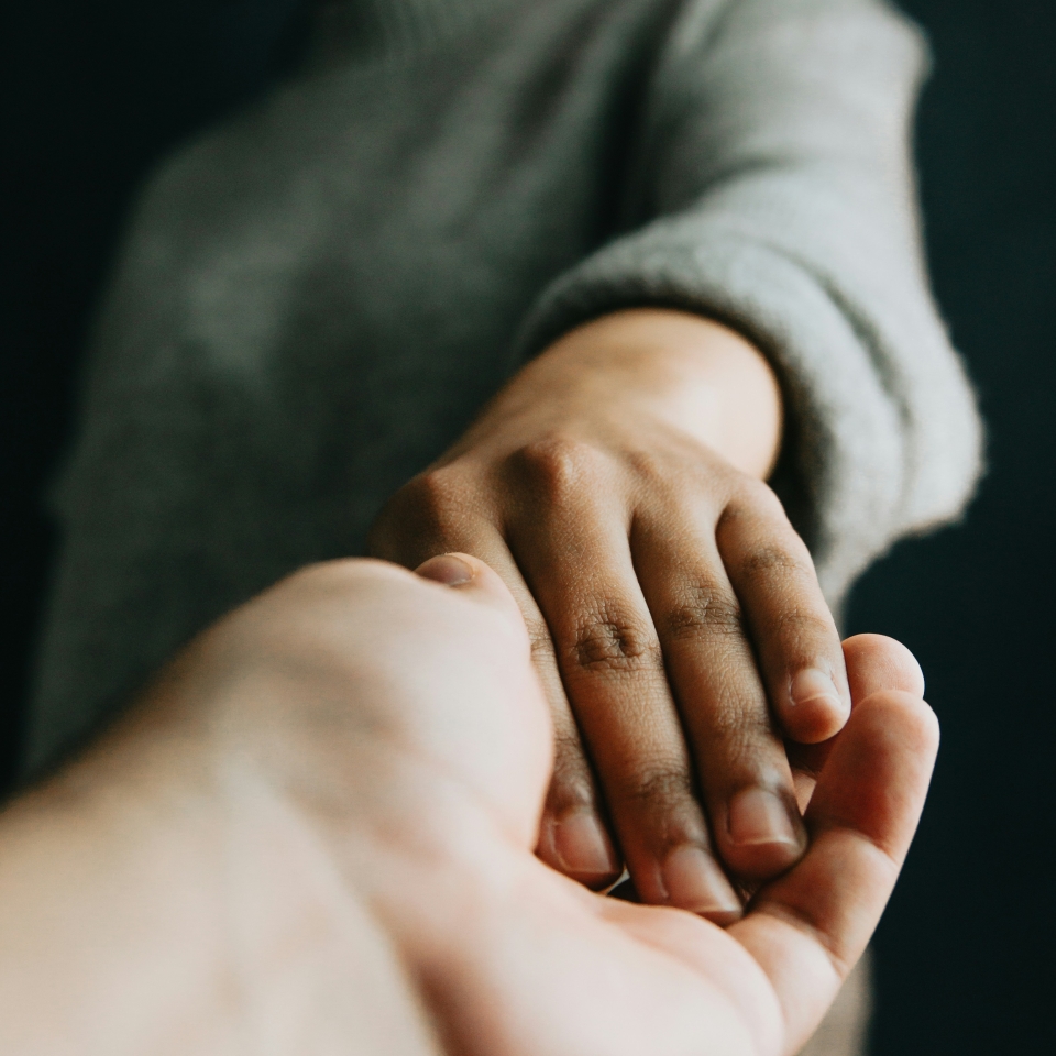 المتبرعون الأفراد