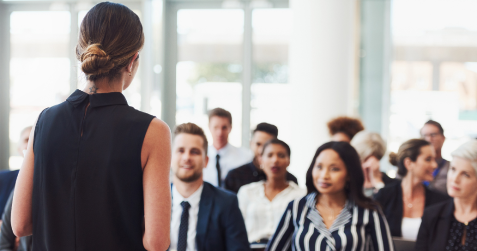 كن متحدثاً وقم بتمكين الشباب!