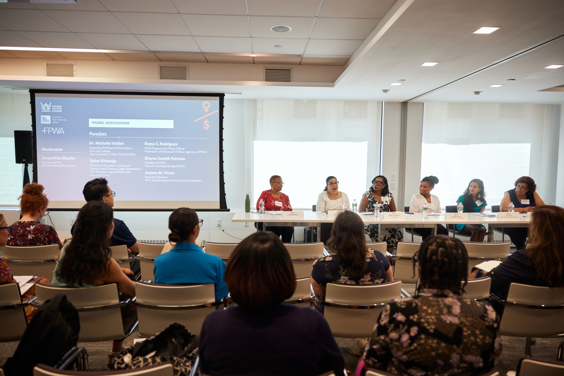 Brecha salarial entre hombres y mujeres en Nueva York: presentaci&oacute;n del informe "Unequal Ground